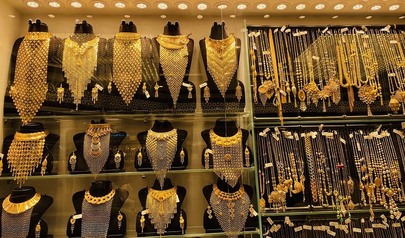 Gold prices fall again in the country